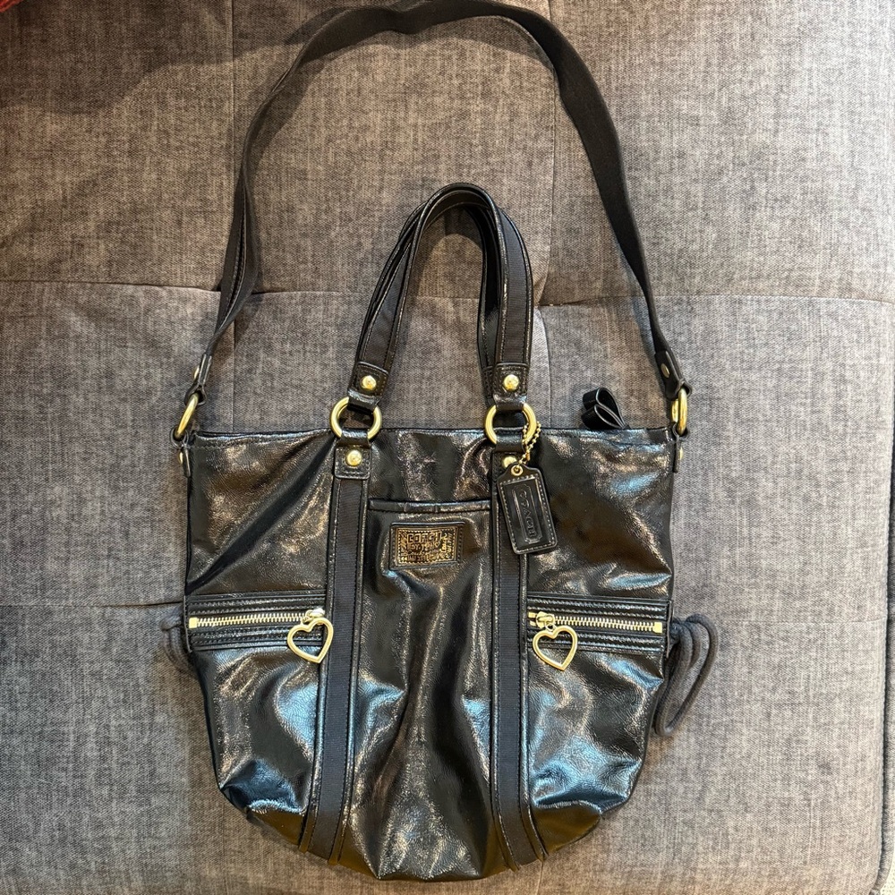 Vintage Coach Black Patent Leather Poppy Daisy Liquid Glass Heart Zipper Bag